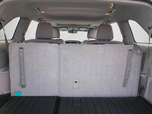 Used 2014 Toyota Highlander XLE FWD image 6