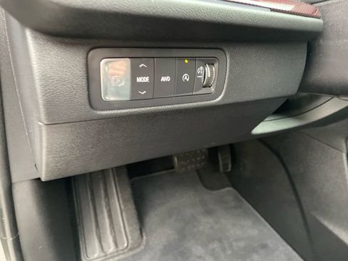 Used 2025 Chevrolet Traverse Z71 image 30