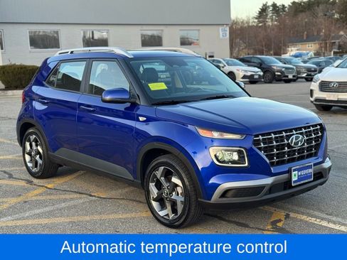 Used 2024 Hyundai Venue Limited image 8
