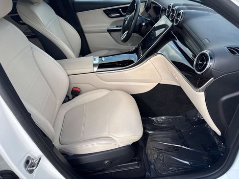 Used 2024 Mercedes-Benz GLC 300 4MATIC image 30