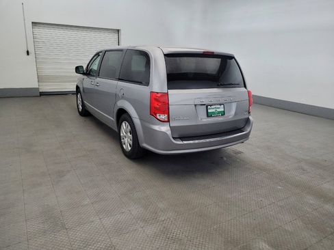 Used 2018 Dodge Grand Caravan SE FWD image 5