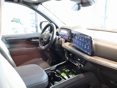 New 2025 Chevrolet Suburban Premier image 48