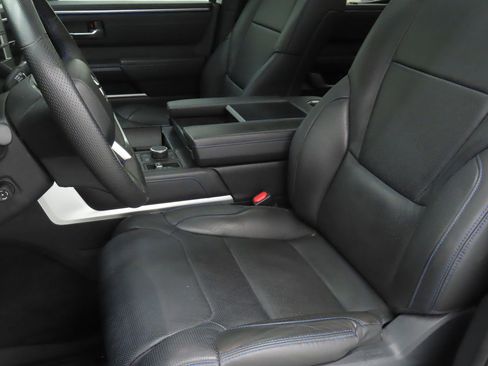 Used 2024 Toyota Tundra Platinum w/ TRD Off-Road Package AWD/4WD image 10