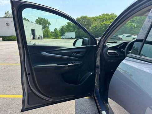 Used 2023 Chevrolet Bolt EUV LT image 10