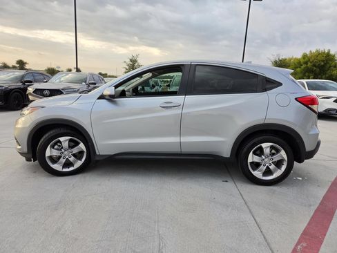 Used 2019 Honda HR-V LX image 3
