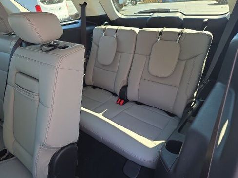 Certified 2025 Ford Explorer Active w/ Active Comfort Package image 18