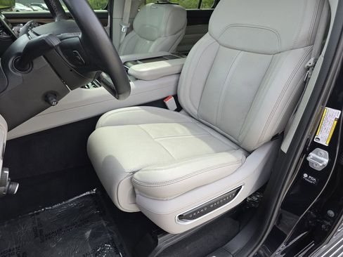 Used 2022 Jeep Grand Wagoneer Series I AWD/4WD image 19
