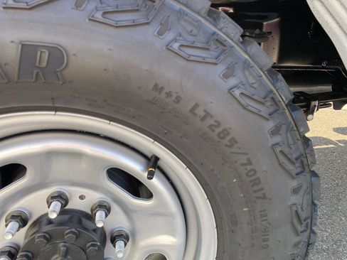 New 2026 Ford F250 4x4 Crew Cab Super Duty image 3