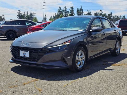Used 2023 Hyundai Elantra SE FWD image 3