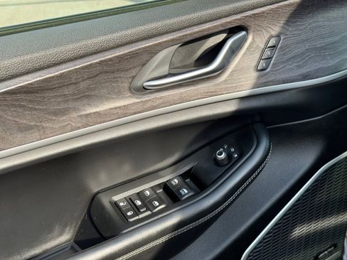 Used 2021 Jeep Grand Cherokee L Limited AWD/4WD image 20