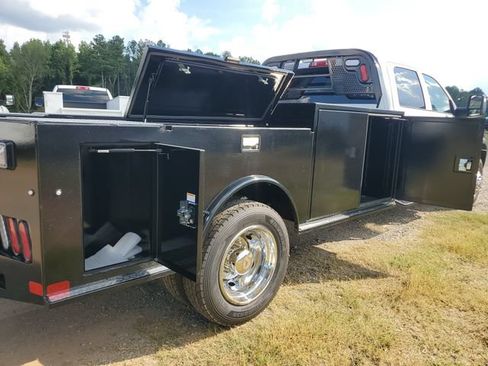 New 2025 RAM 5500 Tradesman AWD/4WD image 7