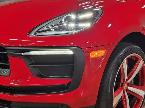 Used 2023 Porsche Macan AWD/4WD image 16