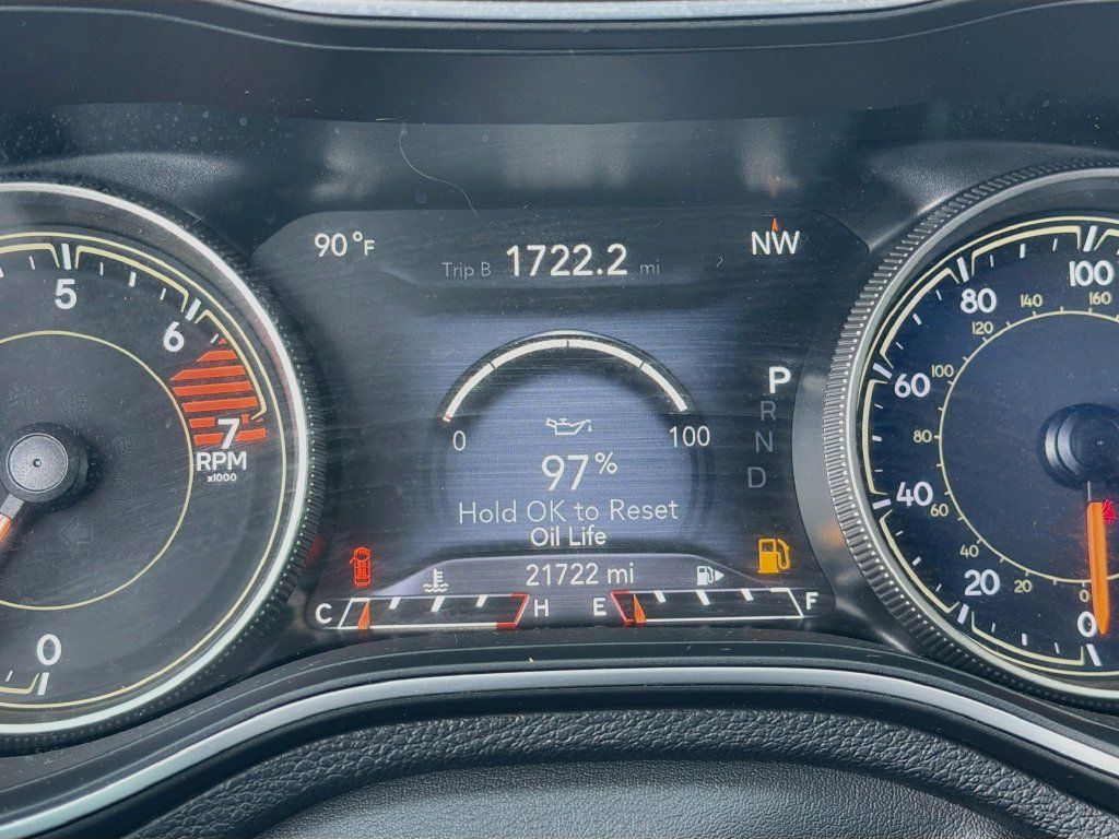 Used 2020 Jeep Cherokee Limited FWD image 11