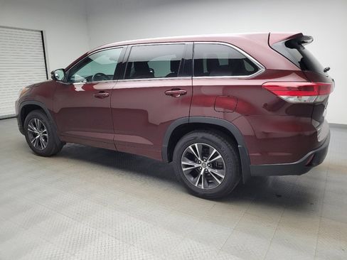 Used 2018 Toyota Highlander LE image 3