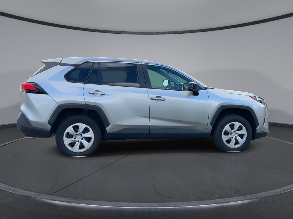 Used 2024 Toyota RAV4 LE FWD image 9