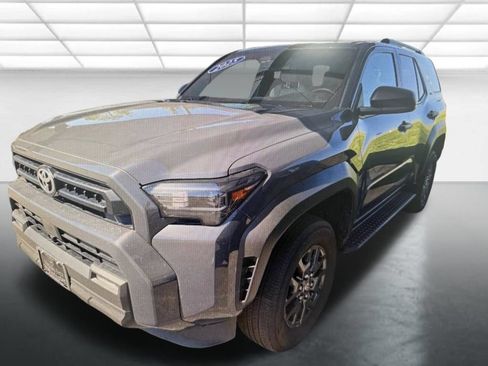 Used 2025 Toyota 4Runner SR5 AWD/4WD image 4