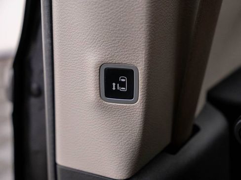 Used 2017 Chrysler Pacifica Touring Plus w/ Tire & Wheel Group image 22