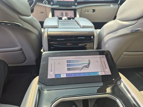 Used 2023 Jeep Grand Wagoneer Series II AWD/4WD image 15