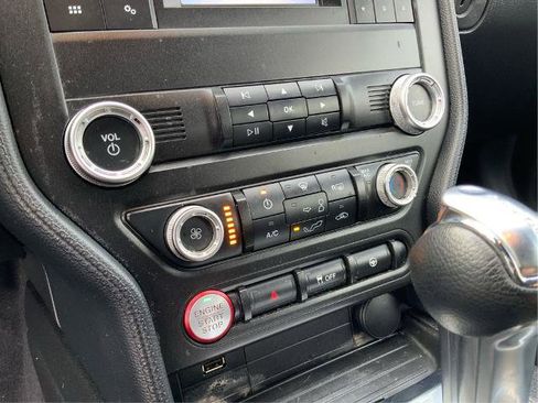 Certified 2020 Ford Mustang Coupe image 27