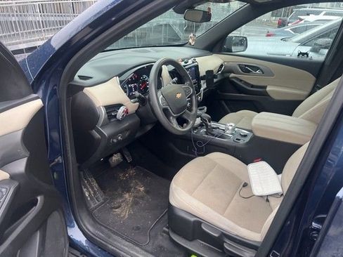 Used 2023 Chevrolet Traverse LS w/ Safety Package image 5