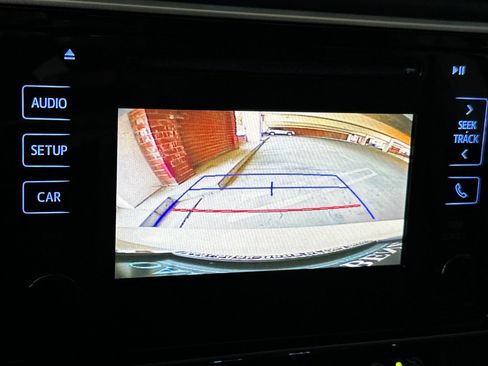 Used 2017 Toyota Corolla LE w/ Carpet Mat Package (TMS) FWD image 22