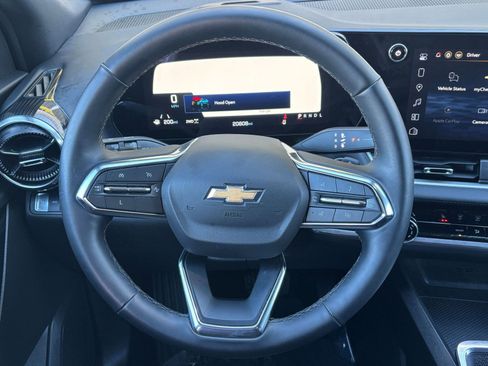 Used 2025 Chevrolet Equinox LT image 24