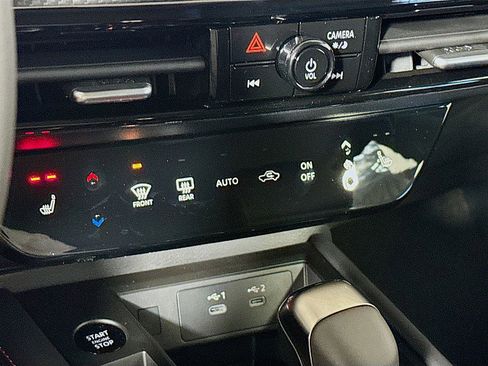 New 2026 Nissan Kicks SR w/ Cold Weather Package image 16