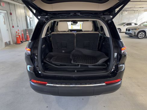 Used 2022 Jeep Grand Cherokee L Limited image 14