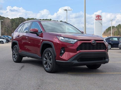 Used 2025 Toyota RAV4 XLE Premium image 7