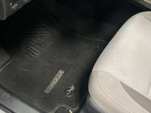 Used 2017 Toyota Corolla LE image 17