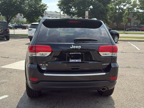 Used 2018 Jeep Grand Cherokee Limited image 31