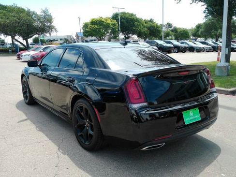Used 2022 Chrysler 300 S w/ Comfort Group RWD image 13