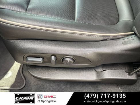 Used 2023 Chevrolet Traverse Premier AWD/4WD image 10