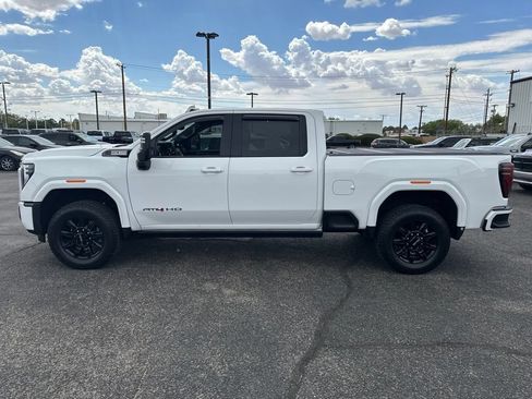 Used 2025 GMC Sierra 2500 AT4 w/ AT4 Premium Plus Package AWD/4WD image 2