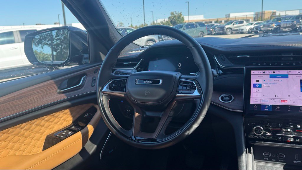 Used 2022 Jeep Grand Cherokee Summit w/ Advanced Protech Group IV AWD/4WD image 16