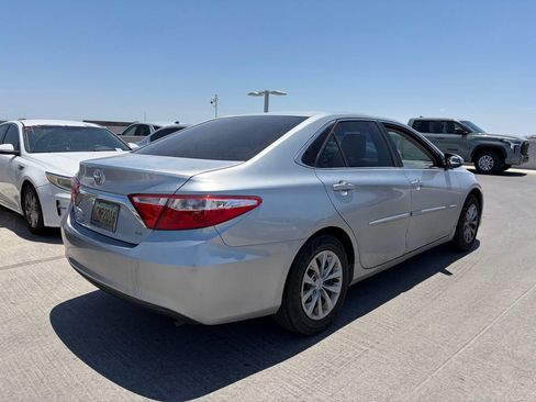 Used 2015 Toyota Camry LE FWD image 2