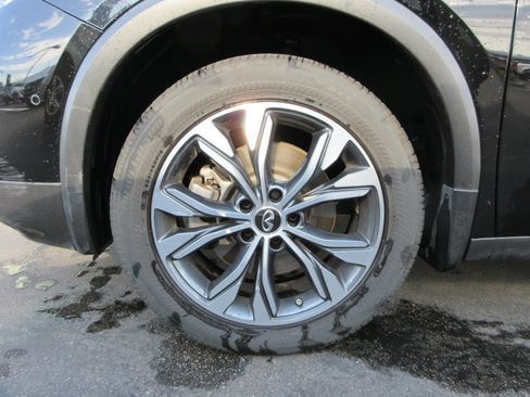 Used 2018 INFINITI QX30 AWD w/ Pro Assist Package image 20