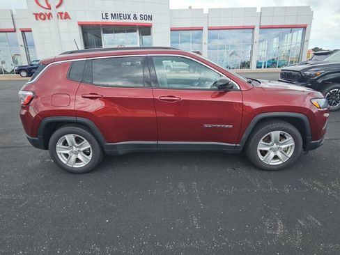 Used 2022 Jeep Compass Latitude w/ Convenience Group FWD image 2