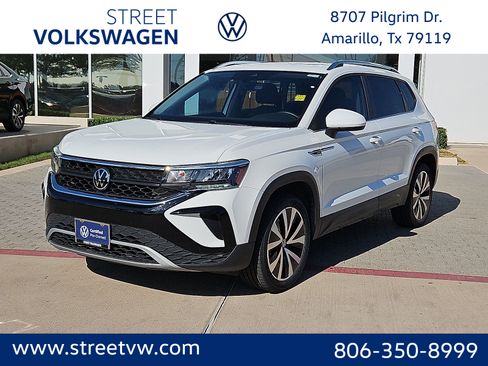 Used 2023 Volkswagen Taos SE w/ Panoramic Sunroof Package FWD image 1
