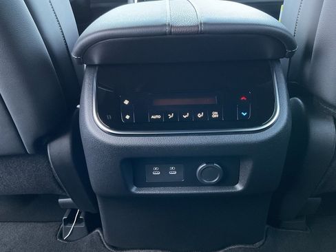 New 2026 Nissan Armada SL image 27