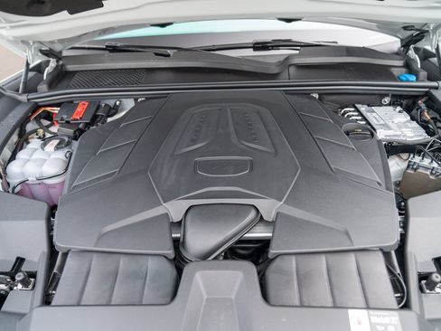 Certified 2026 Porsche Cayenne AWD/4WD image 28