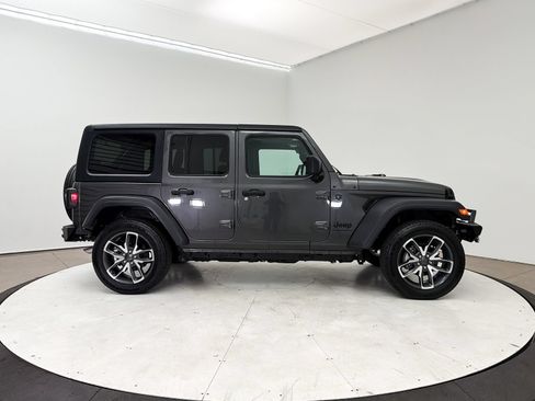 Used 2024 Jeep Wrangler Unlimited Sport AWD/4WD image 28