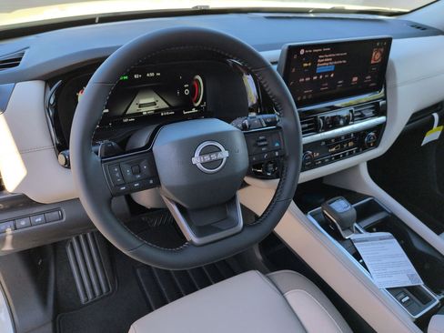 New 2026 Nissan Pathfinder SL image 15