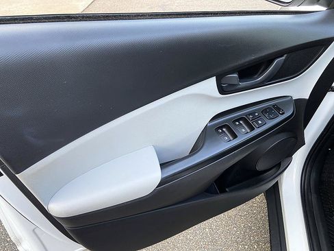 Used 2023 Hyundai Kona SEL w/ Cargo Package FWD image 9