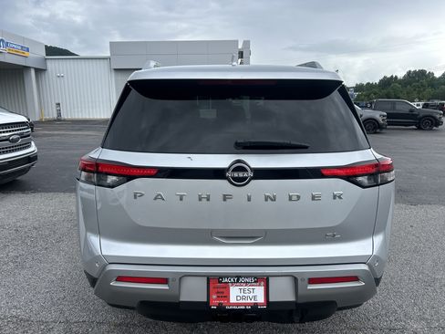 Used 2022 Nissan Pathfinder SL w/ SL Premium Package FWD image 5