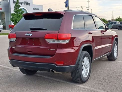 Used 2017 Jeep Grand Cherokee Laredo w/ Quick Order Package 23E AWD/4WD image 4