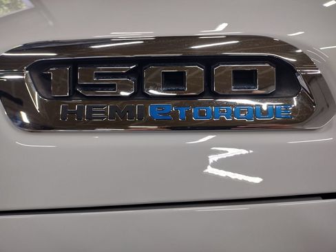 Used 2022 RAM 1500 Laramie AWD/4WD image 5
