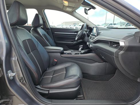 Used 2024 Nissan Altima 2.5 SR FWD image 27