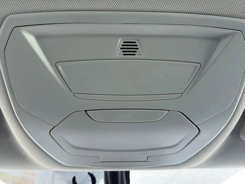 Used 2017 Ford C-MAX Energi Titanium w/ Equipment Group 501A image 21