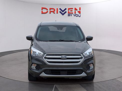 Used 2019 Ford Escape SE image 8